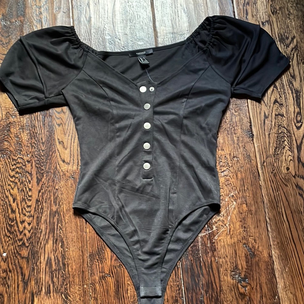 Black forever 21 bodysuit (Still has tag!!)